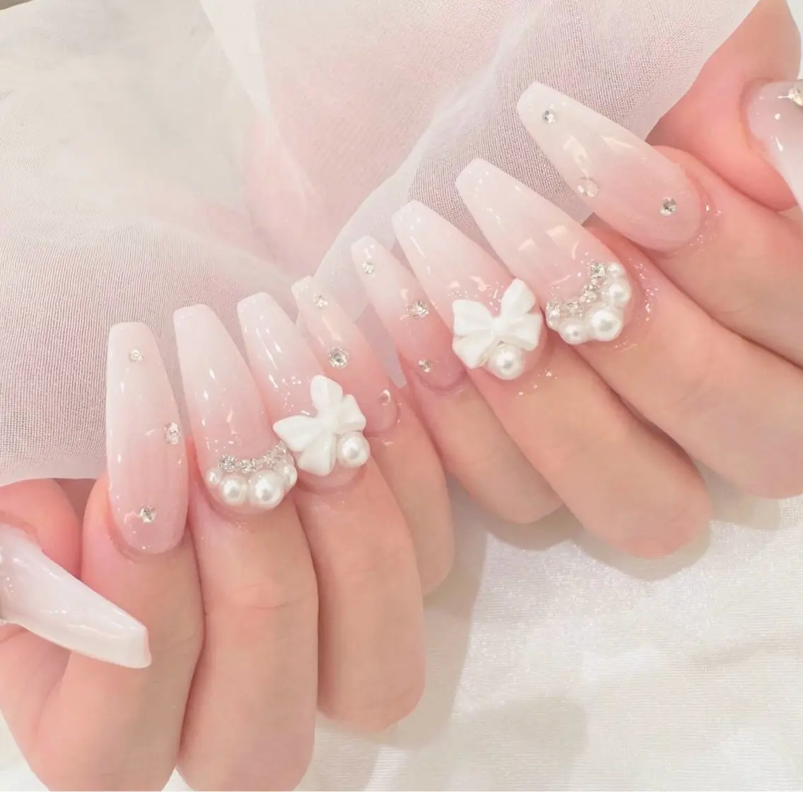 ネイル アートネイル グラデーション キラキラネイル ニュアンスネイル オフィスネイル Jenn Nail Salonのネイルデザイン