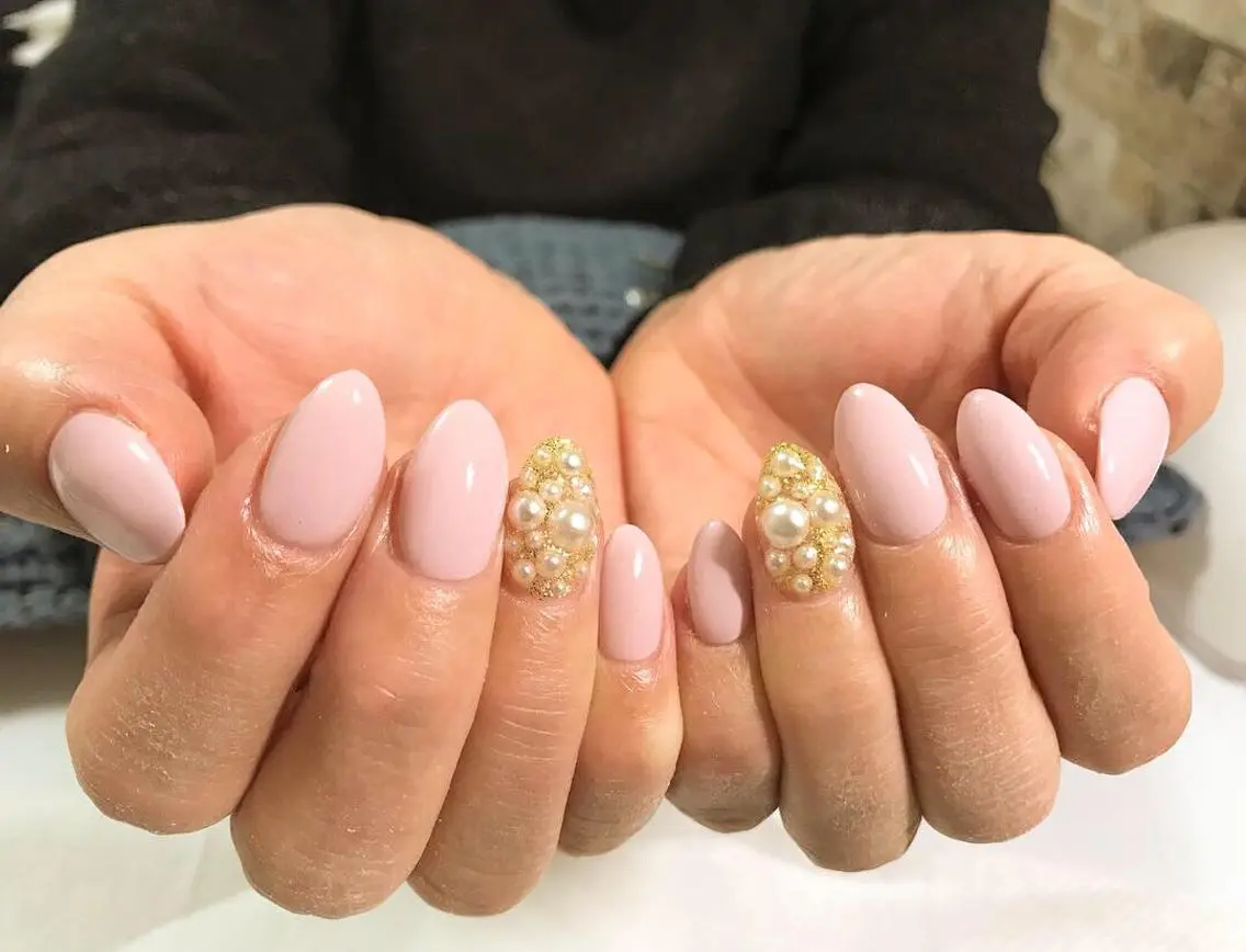 ネイル フットネイル ピンク シンプルネイル 春ネイル ホワイト ハンドネイル nail fufla ♡yamane♡のネイルデザイン