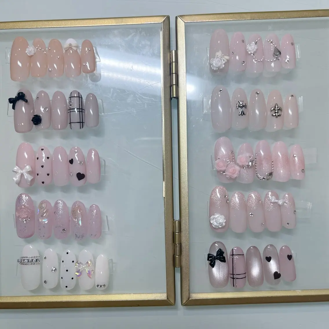 ネイル アートネイル ガーリー 韓国ネイル 持ち込み ワンホンネイル KOKONA 🎀のネイルデザイン