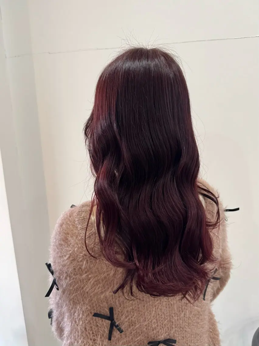ロング カラー ヘアカラー 尾崎 ひなののヘアスタイル