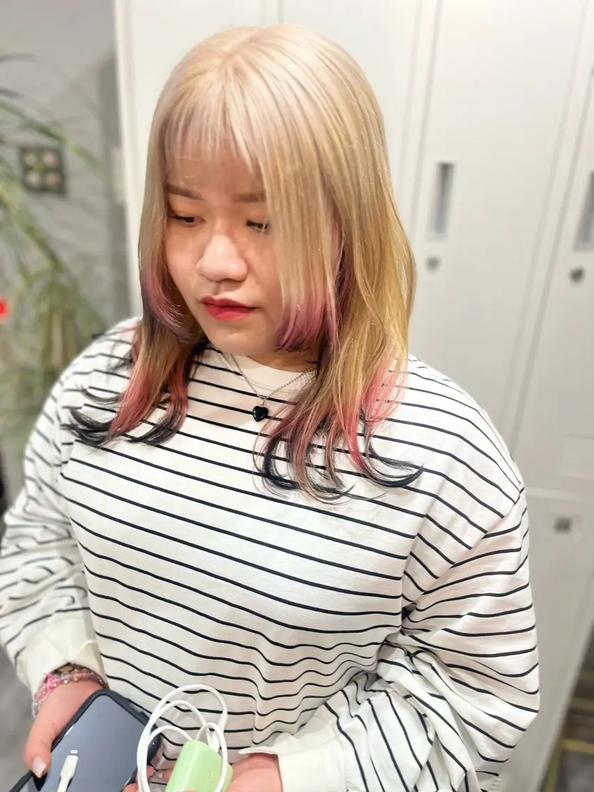 セミロング 川尻 詩織のヘアスタイル
