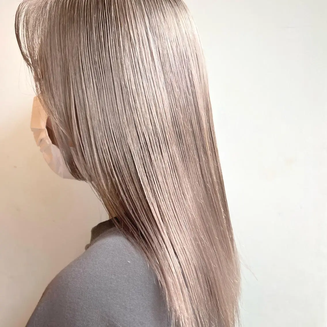 ミディアム カラー ベージュカラー 透明感カラー グレージュ ボブ ヘアカラー トリートメント ヘアセット レイヤー専門家 ダブルカラー修のヘアスタイル