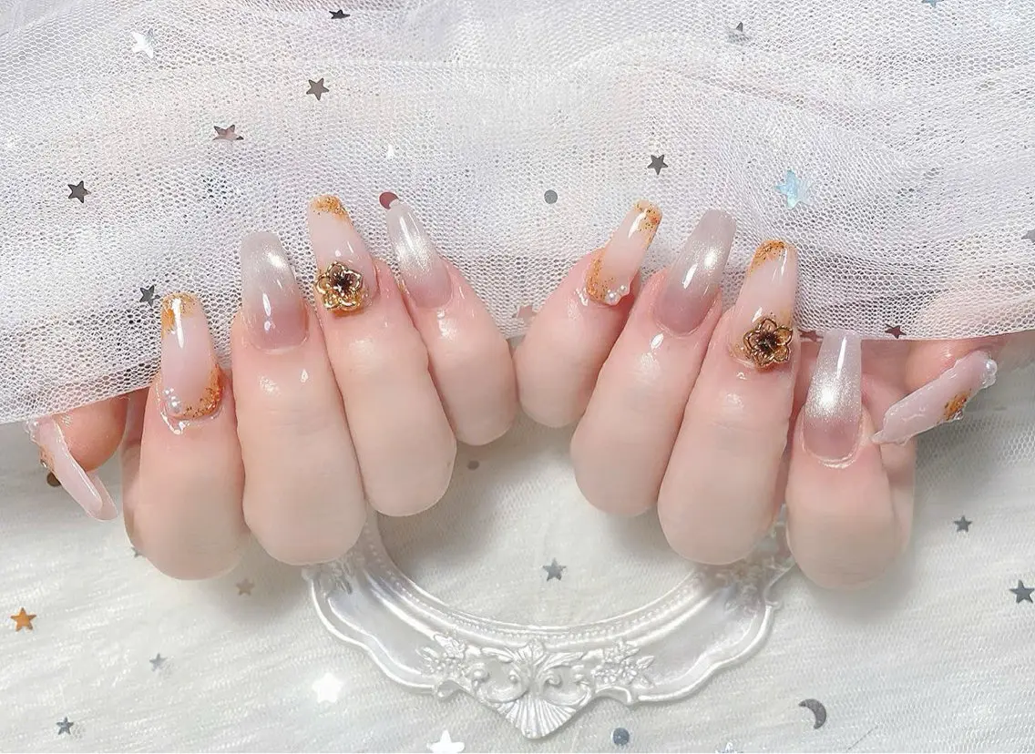 ネイル チークネイル ドット 長さ出し フットネイル フレンチネイル ハンドネイル HIN NAILのネイルデザイン