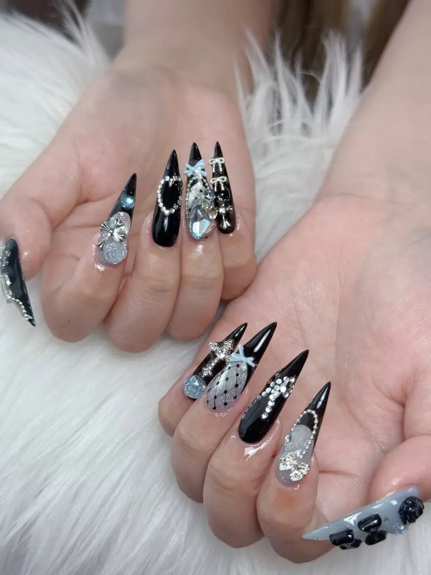 ネイル アートネイル ジェルネイル ニュアンスネイル シンプルネイル ネイルチップ ハンドネイル Lisa Nail Salonのネイルデザイン
