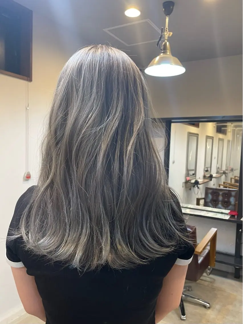 カラー ヘアカラー 手塚 由佳のヘアスタイル