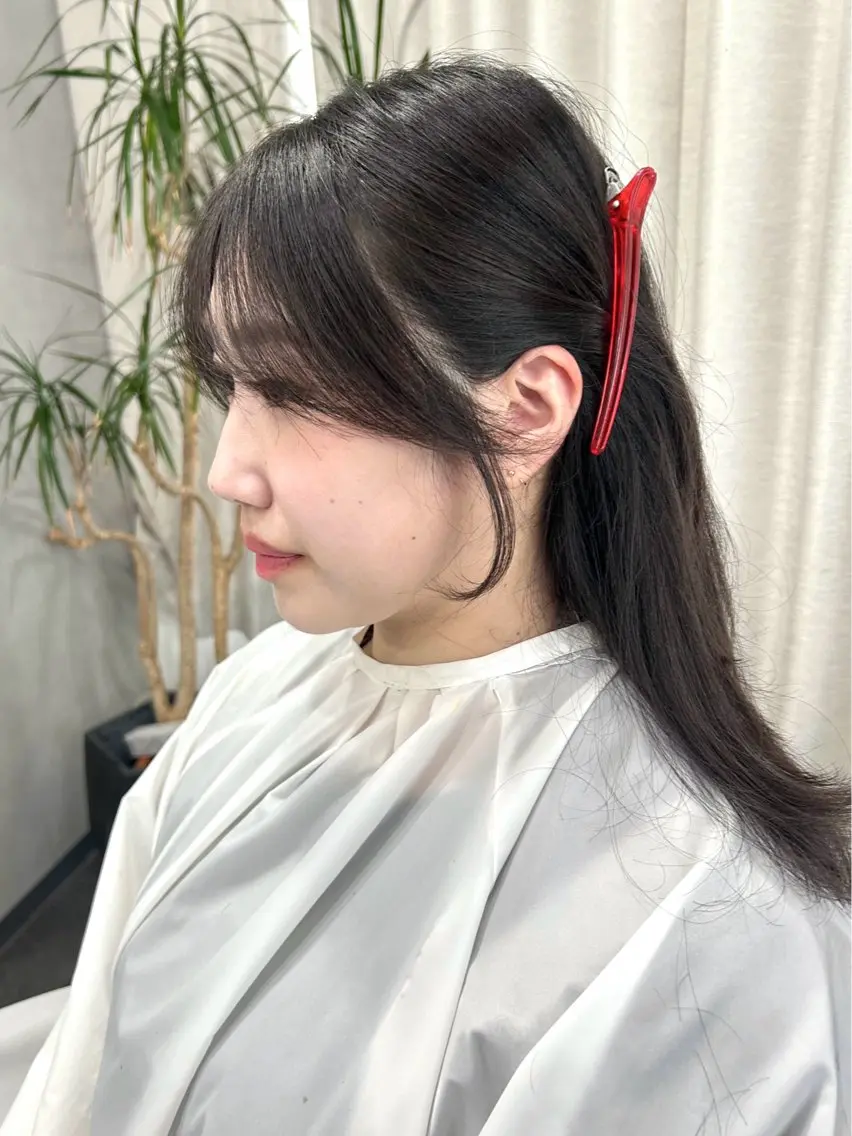 セミロング カット レイヤーカット/透明 感カラー🩵中村友美のヘアスタイル