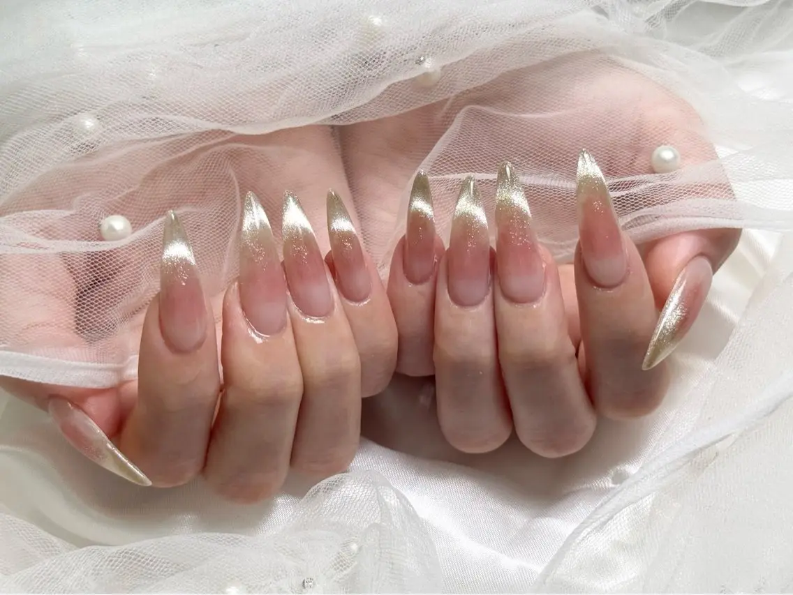✨️【6月4日限定クーポン】✨チップ長さ出し10本🎀4本つけ放題アートコース(120分)💅オフなし❌の写真