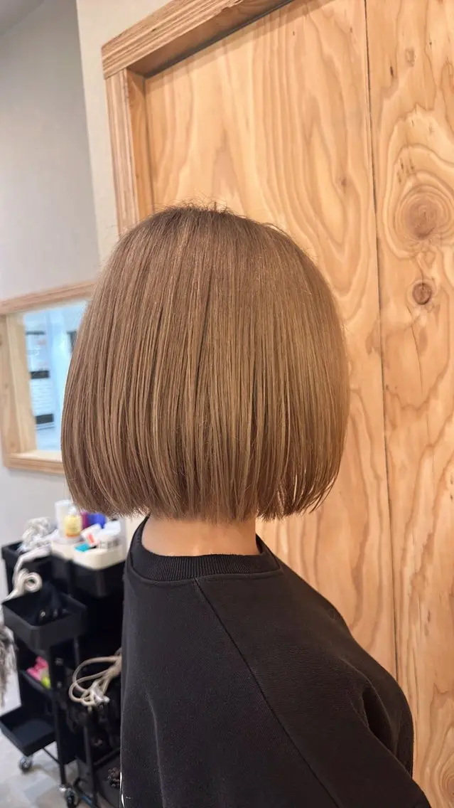 カラー ベージュカラー ミルクティーベージュ 髪質改善 沖村 隆乃介のヘアスタイル