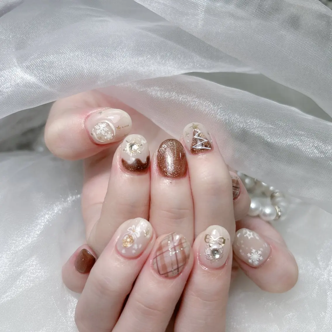 ネイル 成人式 ジェルネイル ロングネイル マグネットネイル ミディアムネイル ハンドネイル MoMoA Nail ネイル長さ出し専門店のネイルデザイン