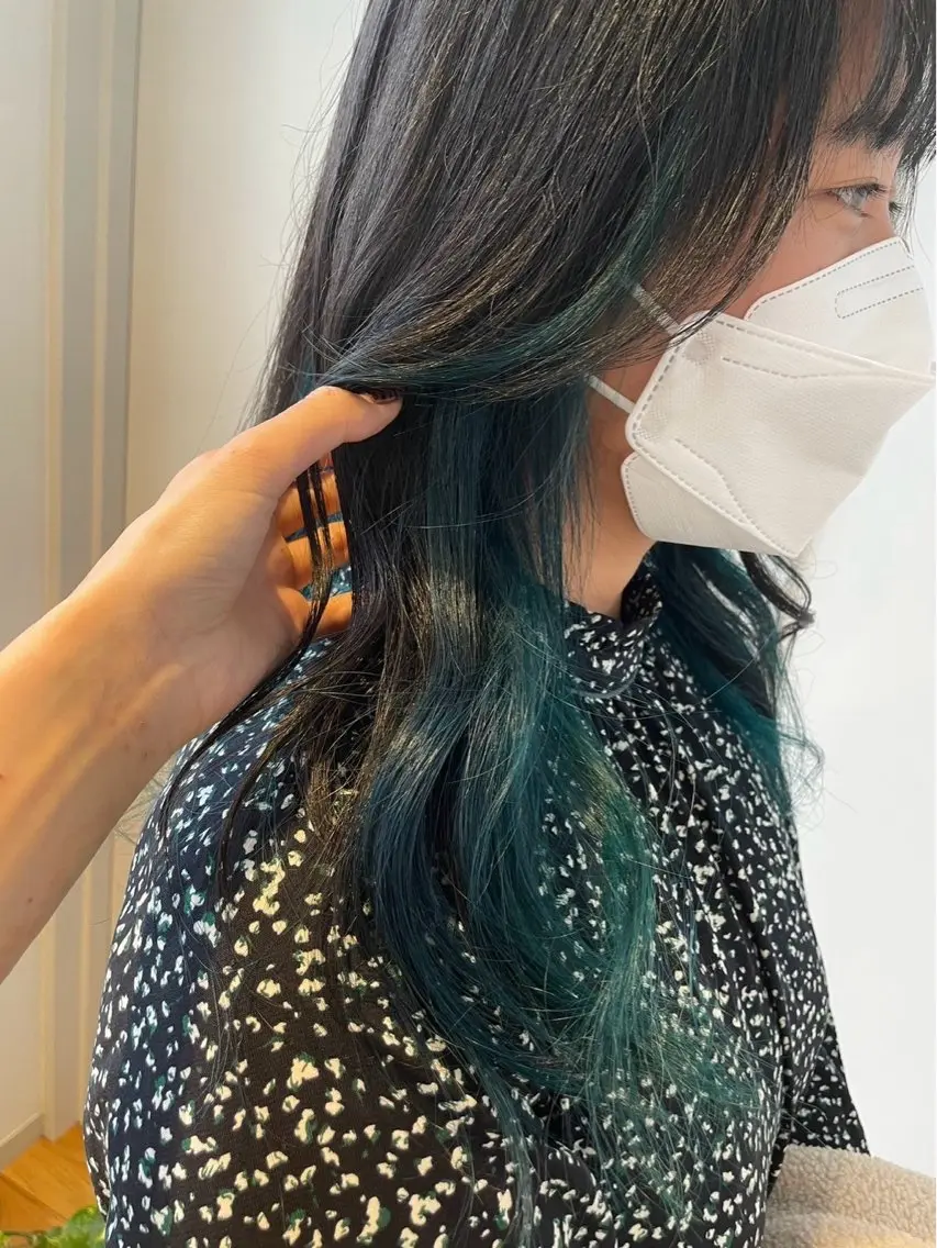 ロング カラー インナーカラー 辻 愛麗のヘアスタイル