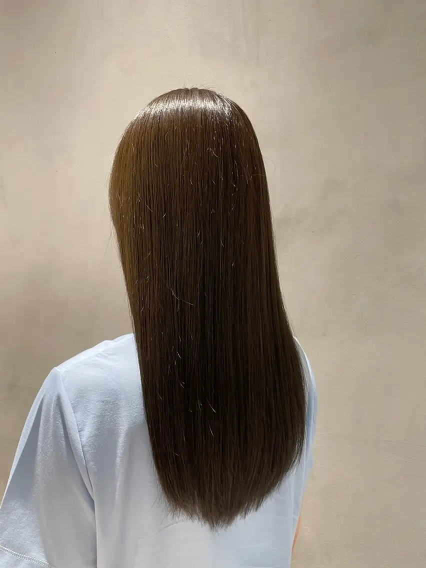 ロング カラー ベージュカラー オリーブベージュ ヘアカラー トリートメント たかはし ゆうなのヘアスタイル