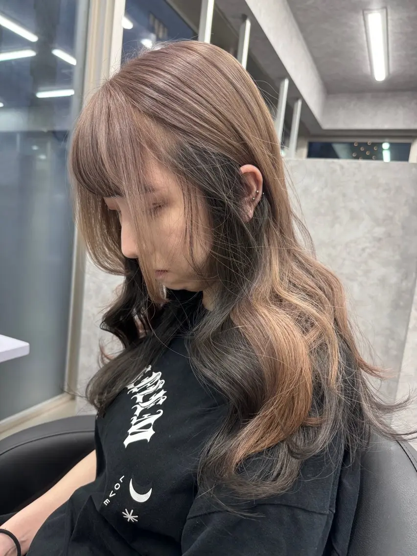ロング カラー ブリーチ デザインカラー イヤリングカラー 韓国風カラー🤎 𝒄𝒉𝒊𝒌𝒂のヘアスタイル