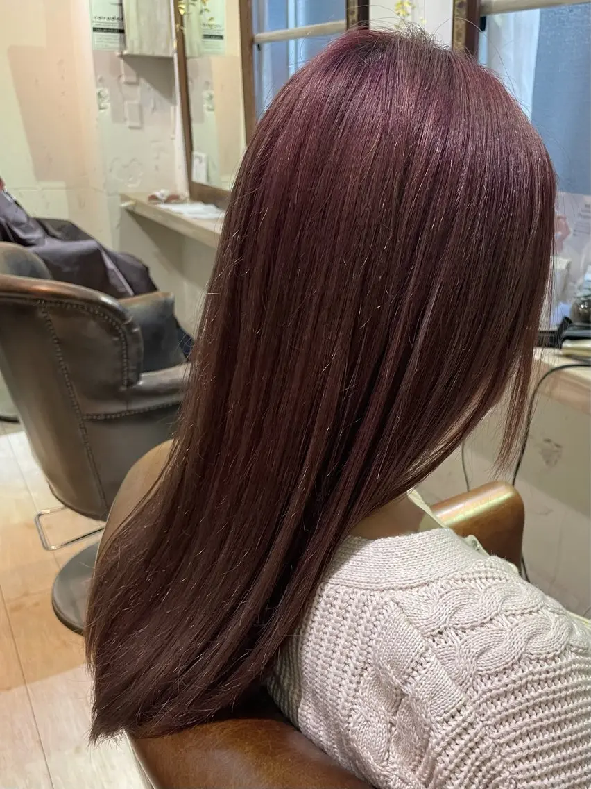 セミロング カラー コヤナギ ラムのヘアスタイル