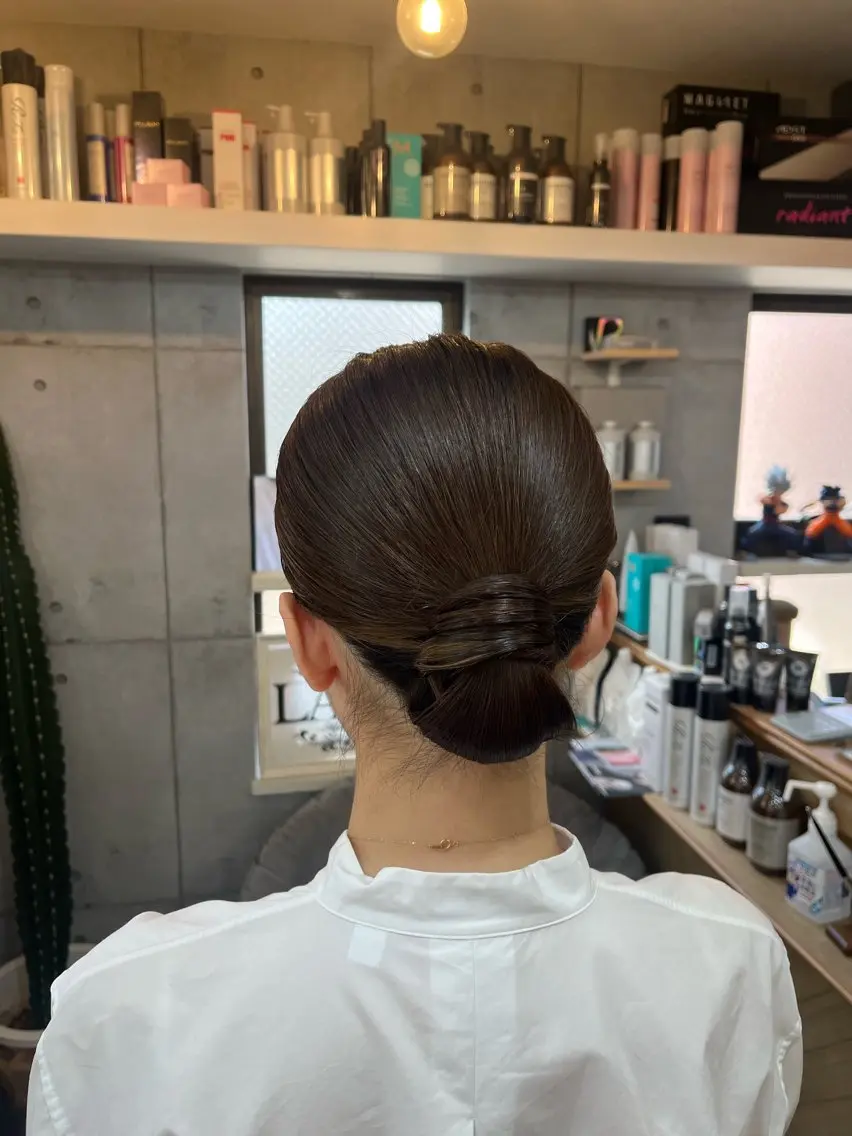 セミロング ヘアアレンジ ヘアセット 石井 綺乃のヘアスタイル