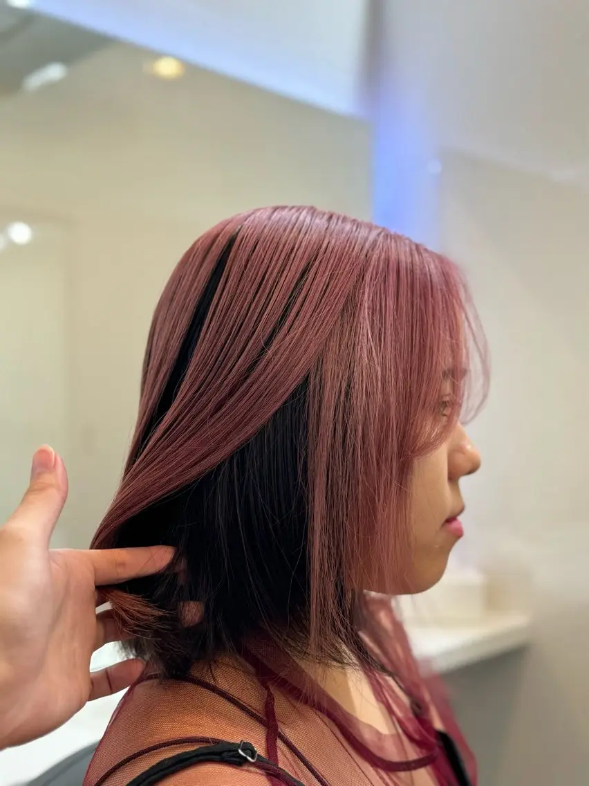 ロング カラー パーマ ヘアアレンジ メンズ キッズ メンズ韓国風 黒髪 ブルーカラー ブルーブラック ブラウンカラー 髪質改善Ⅰ透明感 艶カラーⅠたつやのヘアスタイル