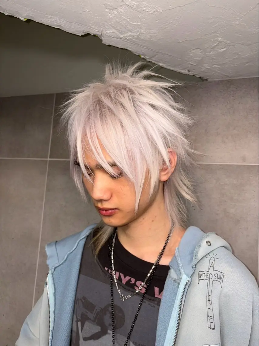 ショート カラー ブリーチ 抜きっぱなしブロンド ブロンド ホワイトブロンド シャギー カット ヘアカラー トリートメント THE./ブリーチ /ハイトーン特化のヘアスタイル