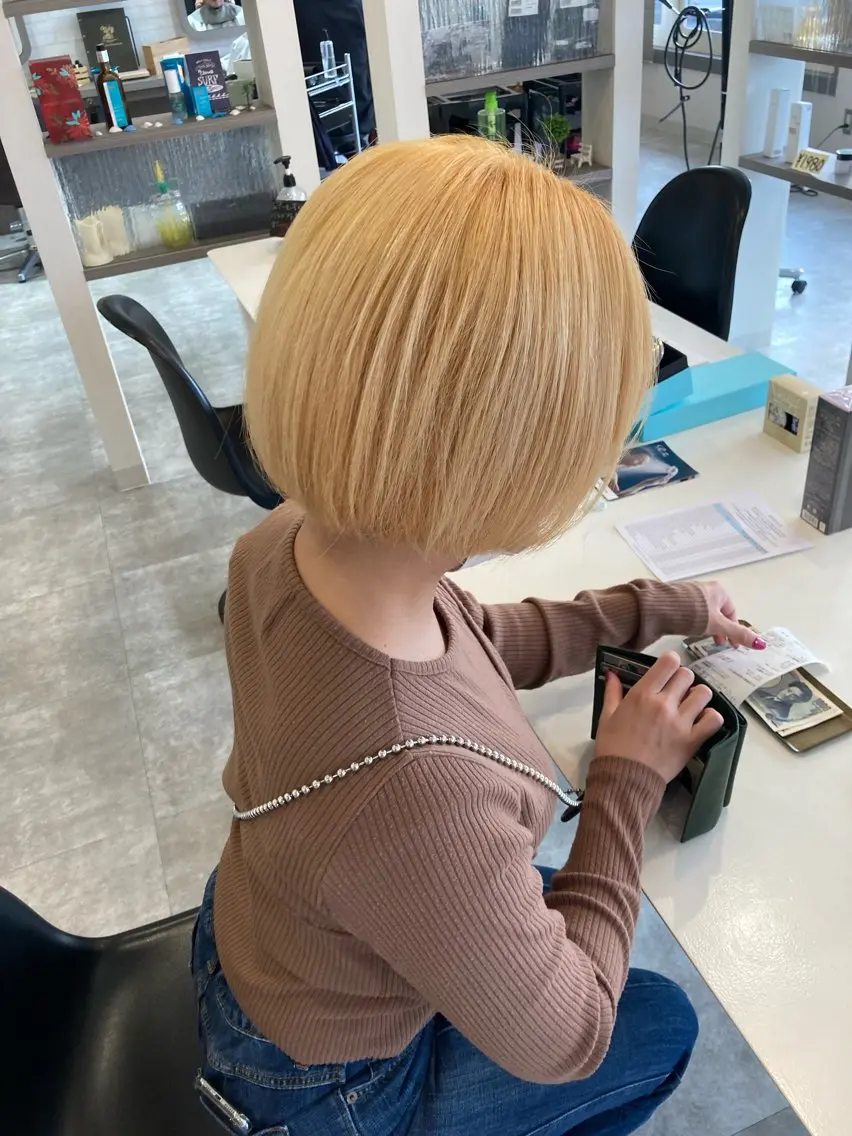 フルブリーチ（オンカラーはプラス¥3300​〜​)の写真