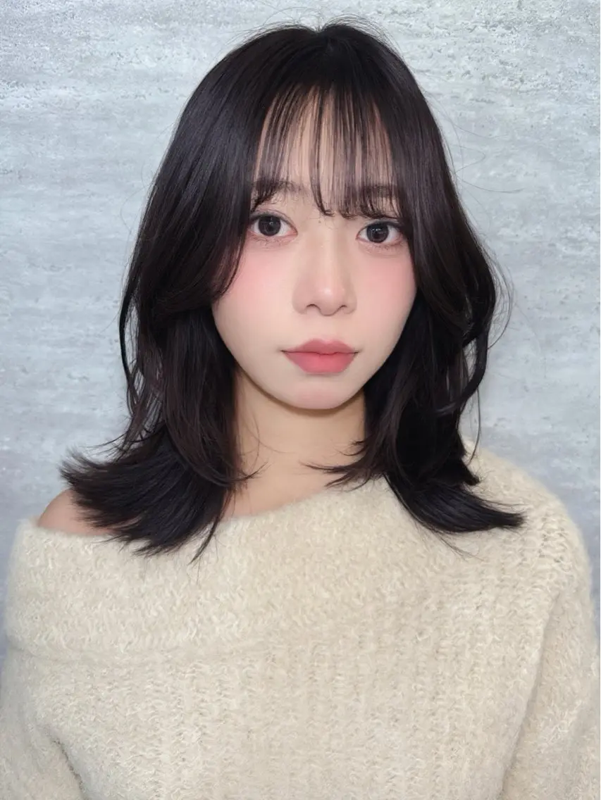 ミディアム カラー ヘアアレンジ カット ヘアカラー トリートメント 韓国レイヤーカット/ 儚げカラーチナツのヘアスタイル