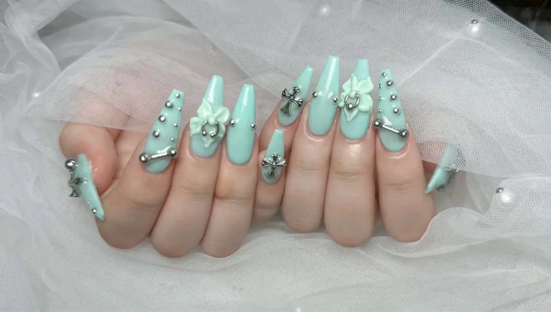 ネイル アートネイル 長さ出し ジェルネイル 韓国ネイル マグネットネイル ハンドネイル Cloudy Chan Nailのネイルデザイン