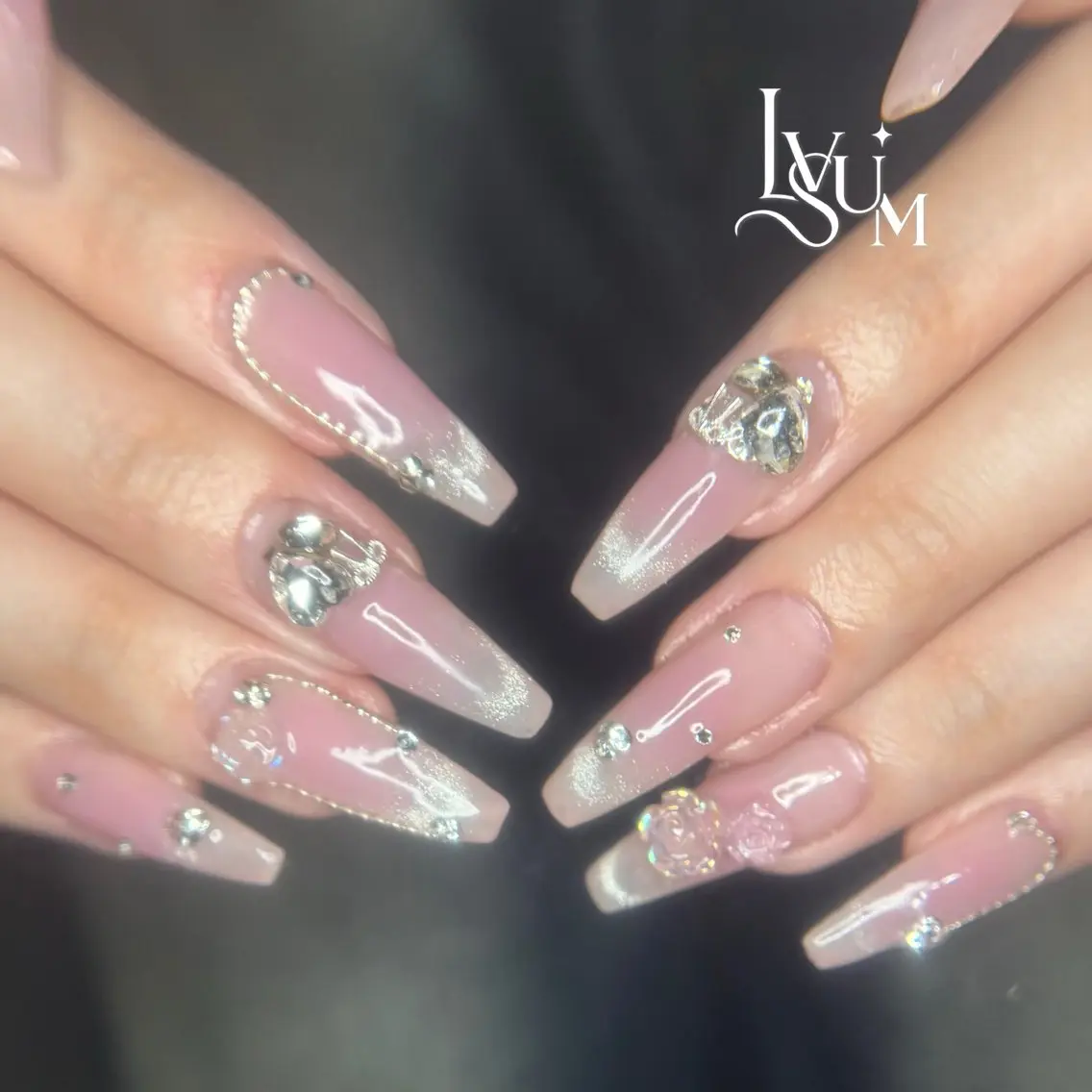 ネイル チークネイル フレンチネイル マグネットネイル マグネットフレンチ ハンドネイル lvsum nailのネイルデザイン