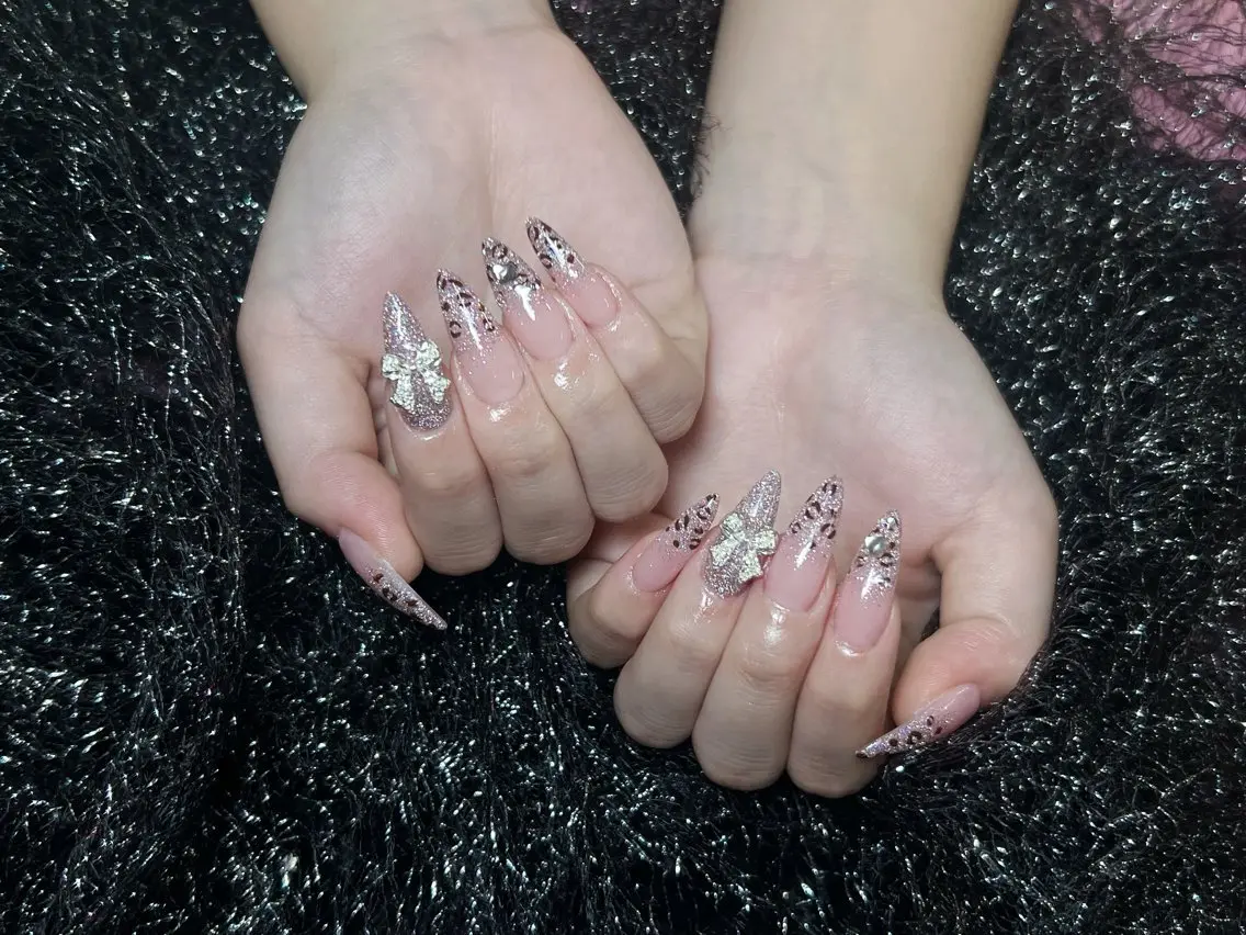 ネイル 成人式 フラッシュネイル フレンチネイル ジェルネイル グラデーション ハンドネイル 😍Yumi❤️ 💅Nail💅のネイルデザイン