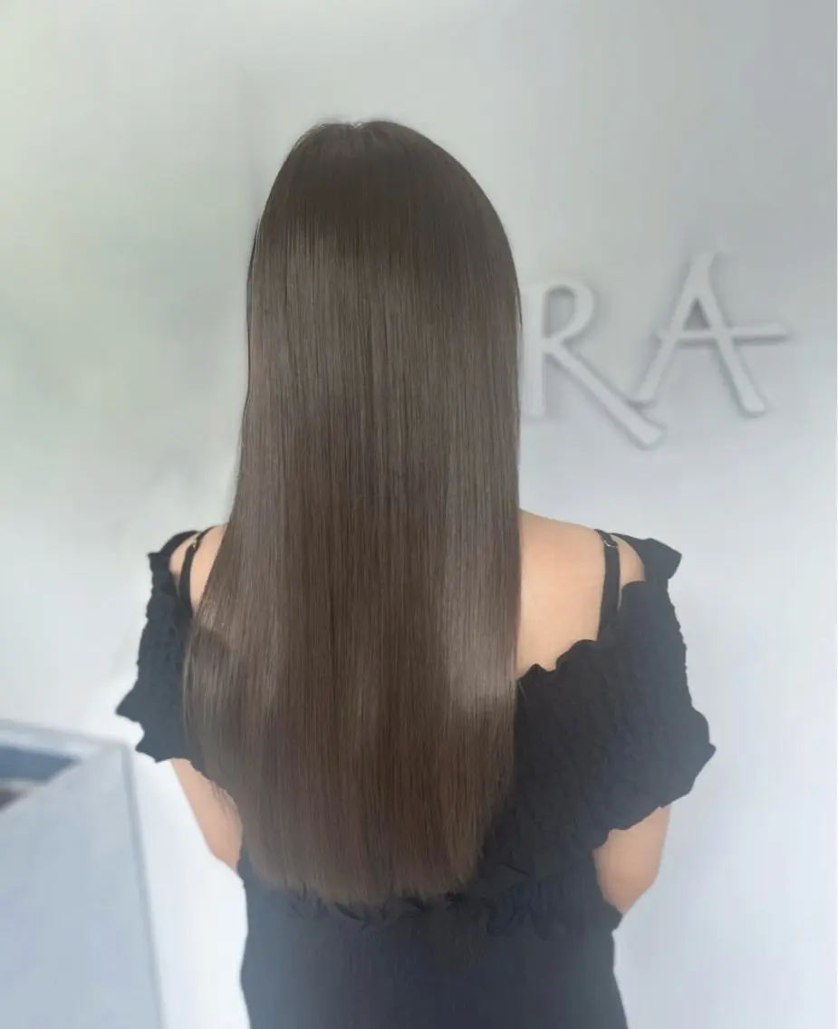 ロング カラー グレージュ オリーブグレージュ オリーブグレー 髪質改善 トリートメント カット ヘアカラー トリートメント 透明感カラー／ 艶感カラー／RAMUのヘアスタイル