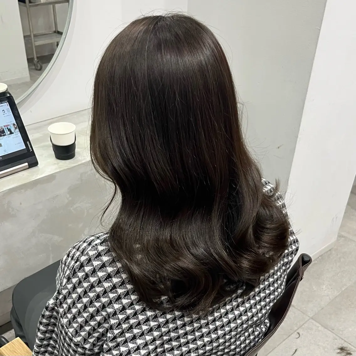 セミロング カラー ベージュカラー オリーブベージュ カット ヘアカラー RINA 韓国ヘア/半個室のヘアスタイル