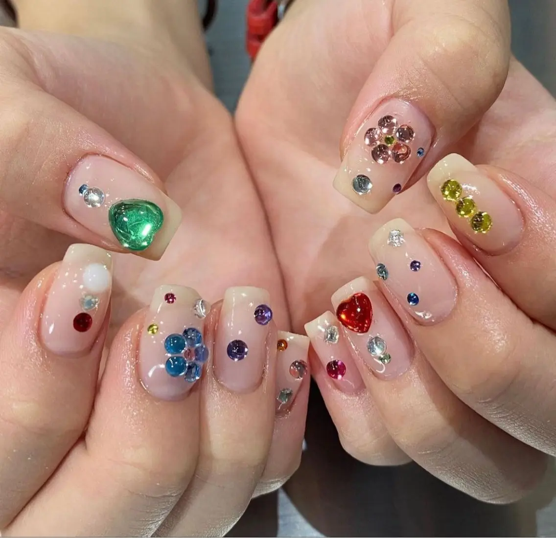ネイル ハンドネイル HAPPI NAIL CALINのネイルデザイン