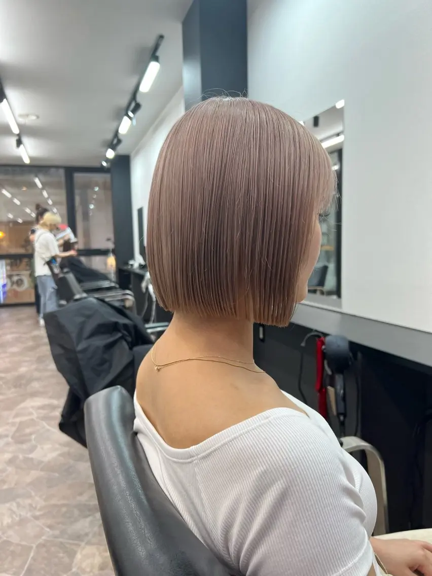 ショート 切りっぱなしボブ ボブ ヘアカラー トリートメント 藤本 翔己のヘアスタイル