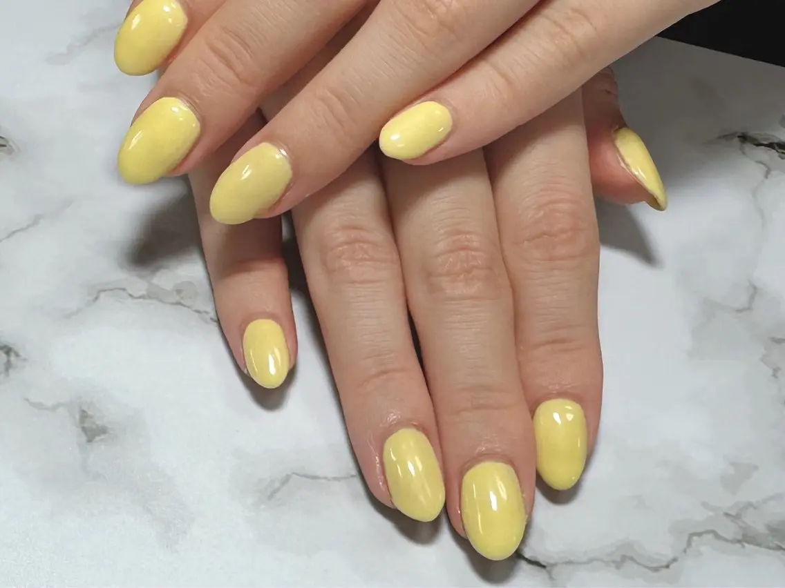ネイル 黄色 KAI NAILS💅🏻✨のネイルデザイン