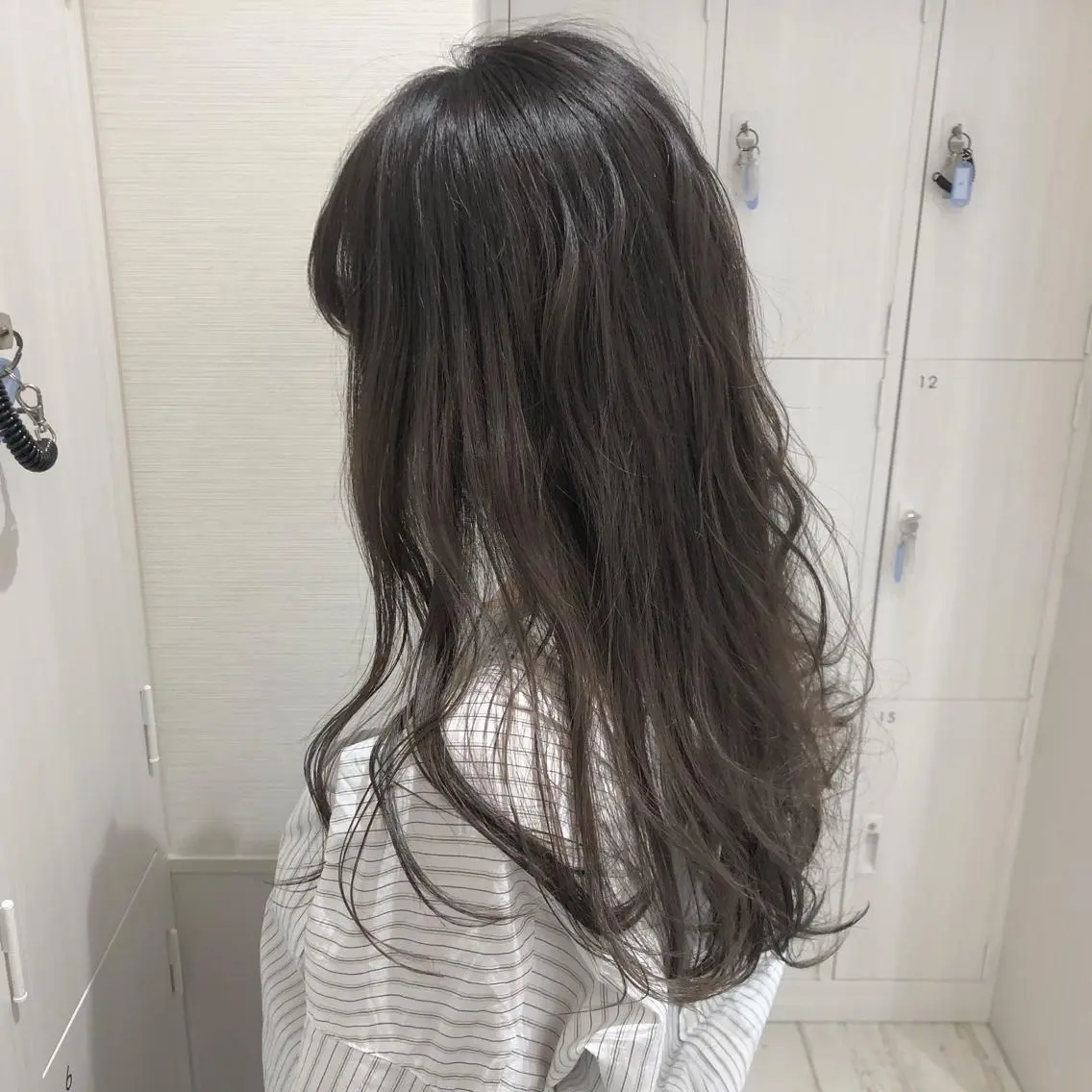 ロング カラー 三鷹で1番ショート ボブをカットする新谷のヘアスタイル