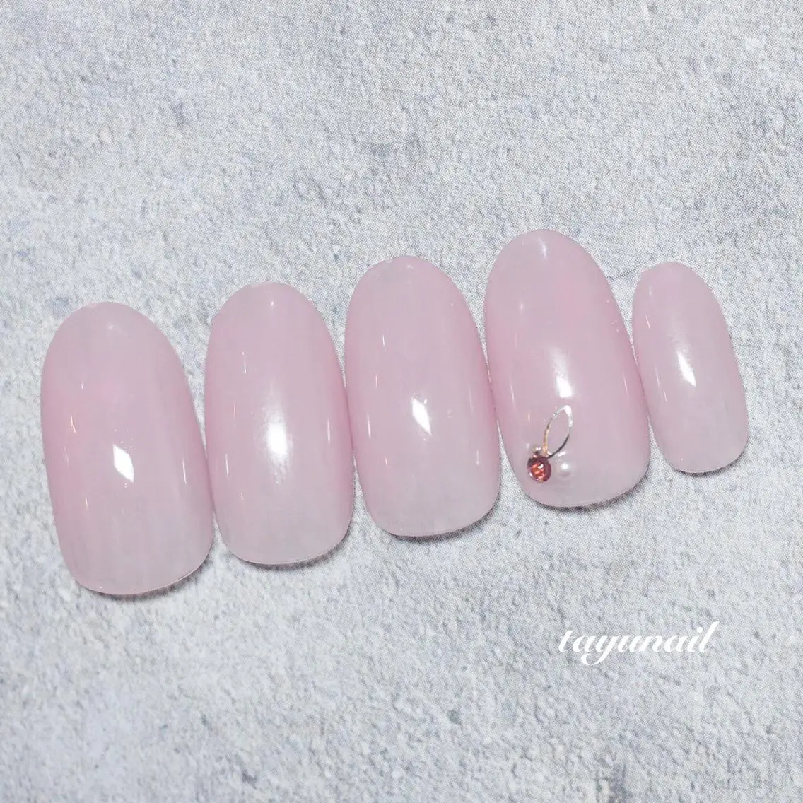 ネイル アートネイル ジェルネイル グリーン ニュアンスネイル ワンカラーネイル ハンドネイル ネイルサロン 【たゆnail】のネイルデザイン