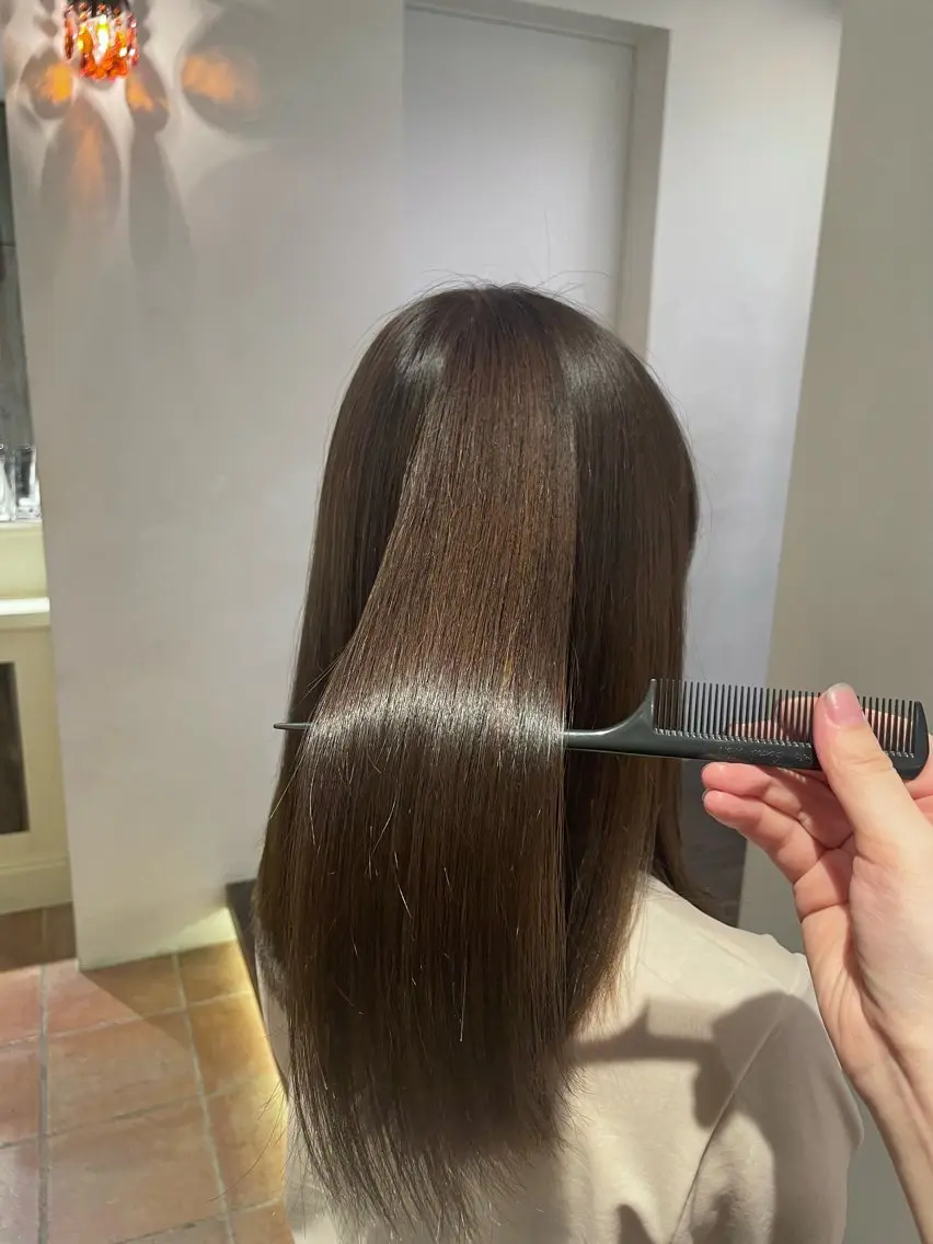 ミディアム カラー いさと🩵ᩚ 表参道美容室のヘアスタイル