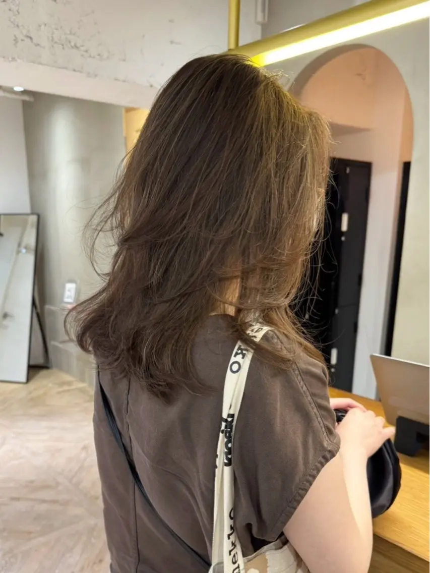 ミディアム カラー ベージュカラー レイヤーカット ヘアカラー ニュアンスパーマ/ レイヤー/ ローレンのヘアスタイル