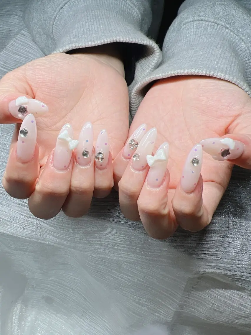 ネイル オーロラネイル チークネイル 長さ出し フットネイル フレンチネイル Lee Nailsのネイルデザイン