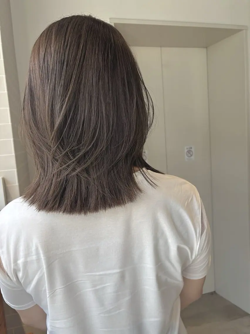 ミディアム カラー ダブルカラー ハイトーンカラー ボブ 顔周りカット 髪質改善 カット ヘアカラー トリートメント RISE SWELL 江坂momoneのヘアスタイル