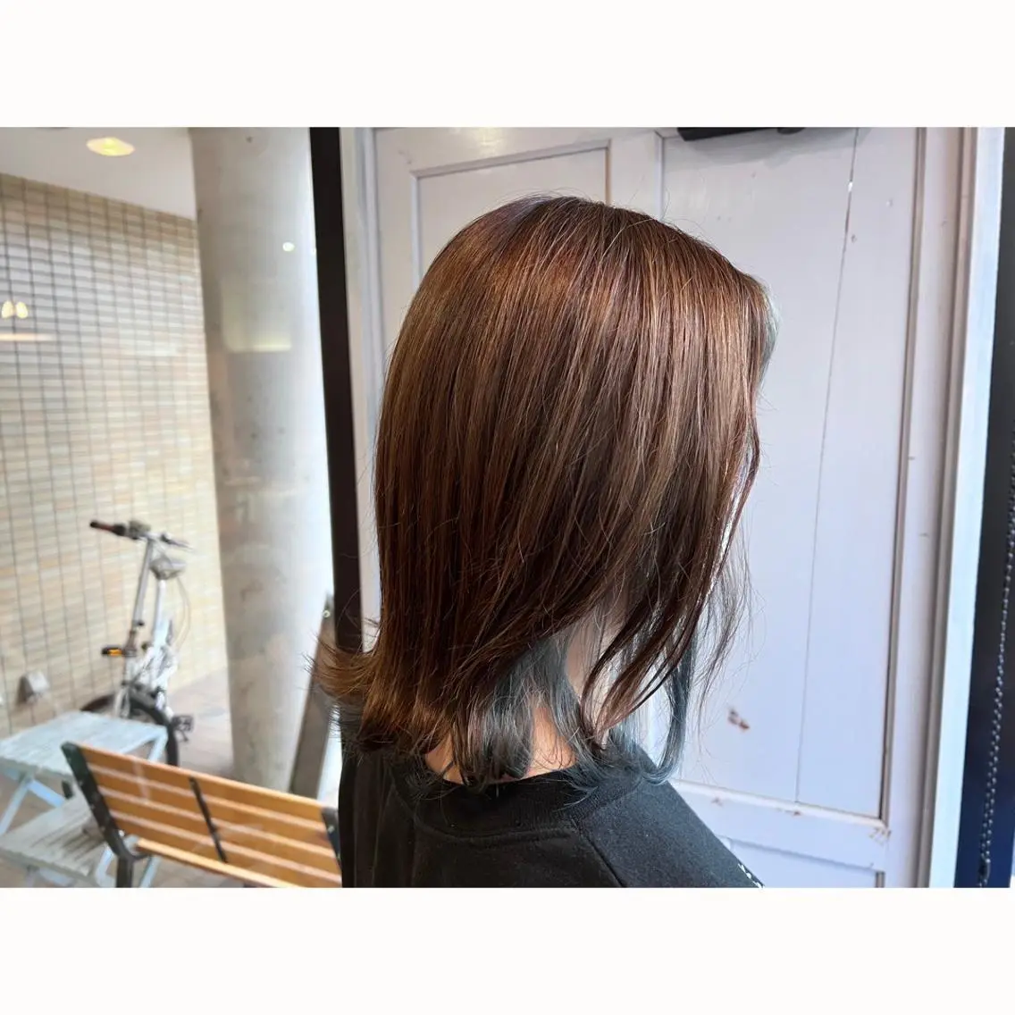 セミロング カラー アッシュ ベージュカラー グレージュ カーキグレージュ ヘアカラー トリートメント ツキダテ ユイのヘアスタイル