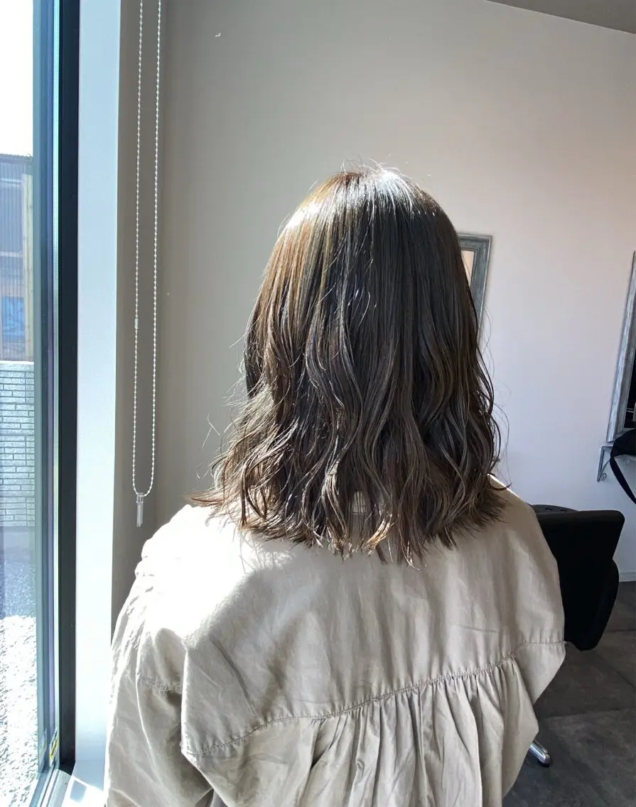 ミディアム カラー ヘアアレンジ 透明感カラー グレージュ オリーブグレージュ オリーブグレー カット ヘアカラー トリートメント ヘッドスパ 山﨑 優真のヘアスタイル