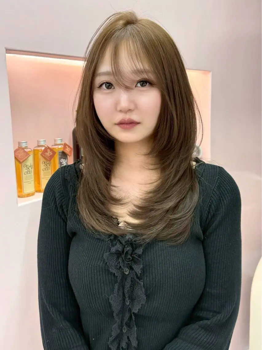 ロング カラー 韓国風ヘア レイヤーカット 小顔カット カット ヘアカラー トリートメント ヘアセット 髪質改善/縮毛矯正/ ブリーチなしカラーのヘアスタイル