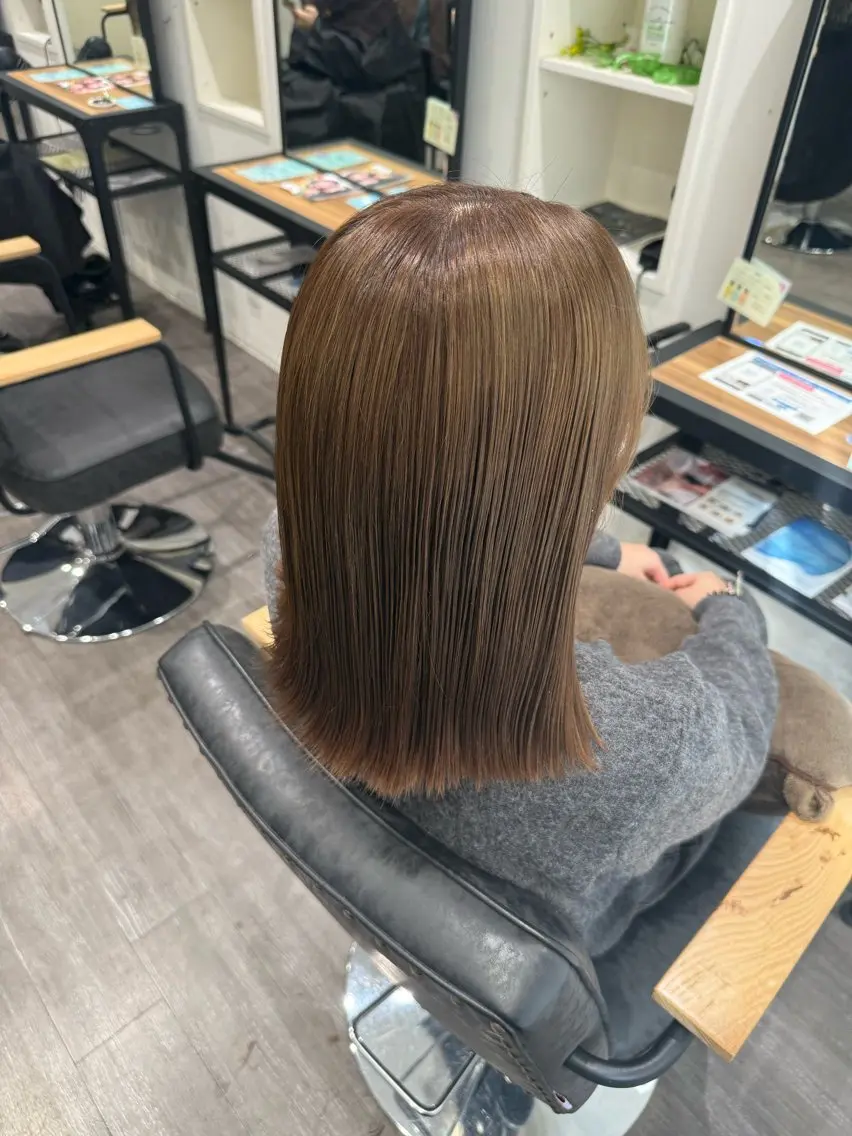 ミディアム カラー アッシュ ベージュカラー カット ヘアカラー トリートメント 艶髪レイヤー上田 紗也🇰🇷💗のヘアスタイル