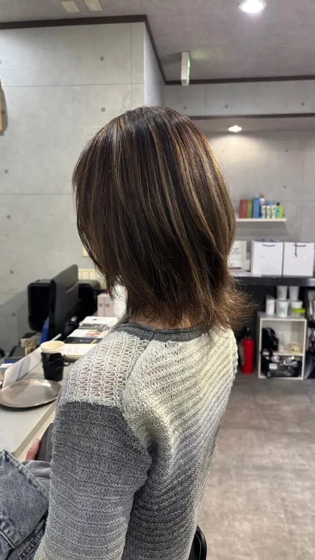 ミディアム ショートボブ ボブ ハイライト 髪質改善 レイヤーカット REVE 美容室のヘアスタイル