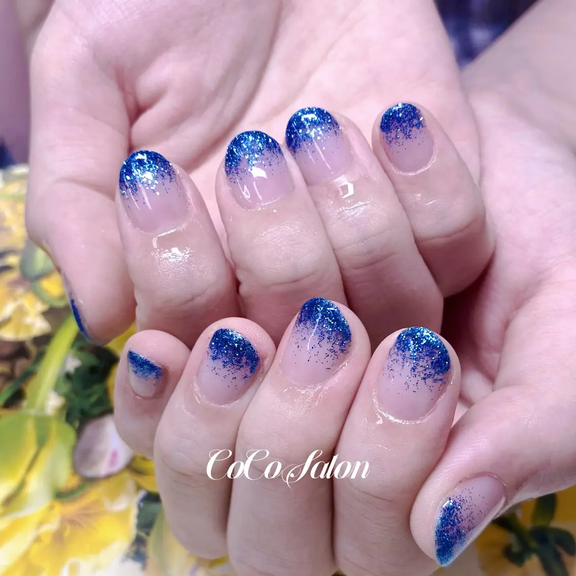 ネイル ブルー ジェルネイル グラデーション キラキラネイル ラメ(グリッター) CoCoSalon ネイル/まつ毛予約のネイルデザイン