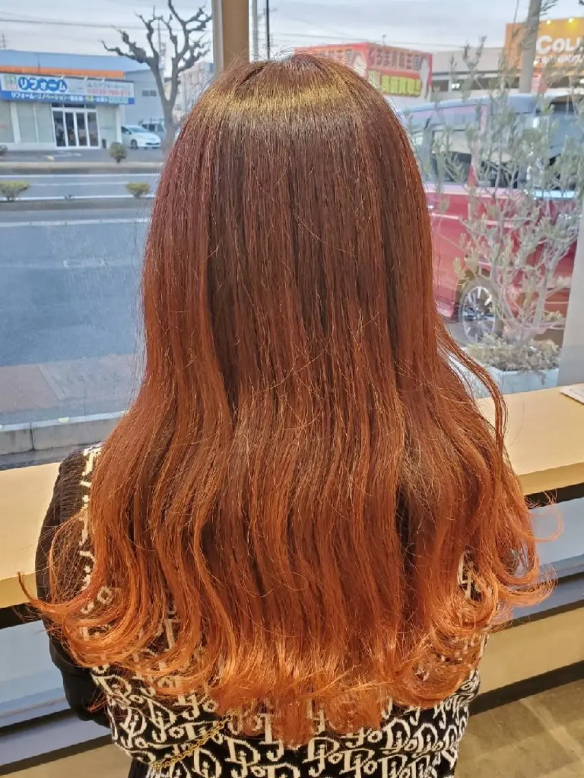 セミロング カラー オレンジ ヘアカラー ブリーチカラー/ 美髪矯正/佐伯 駿のヘアスタイル
