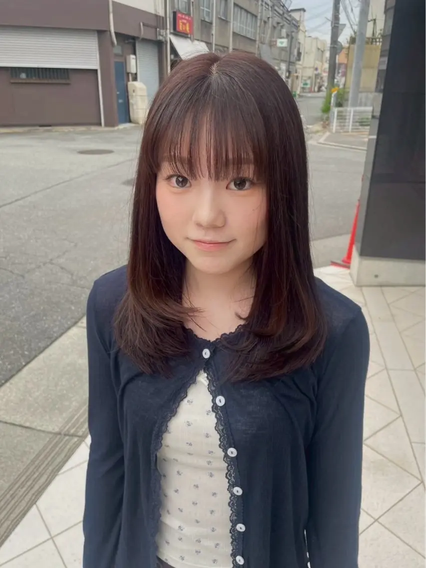 セミロング SLASHスラッシュ 小川花鈴のヘアスタイル