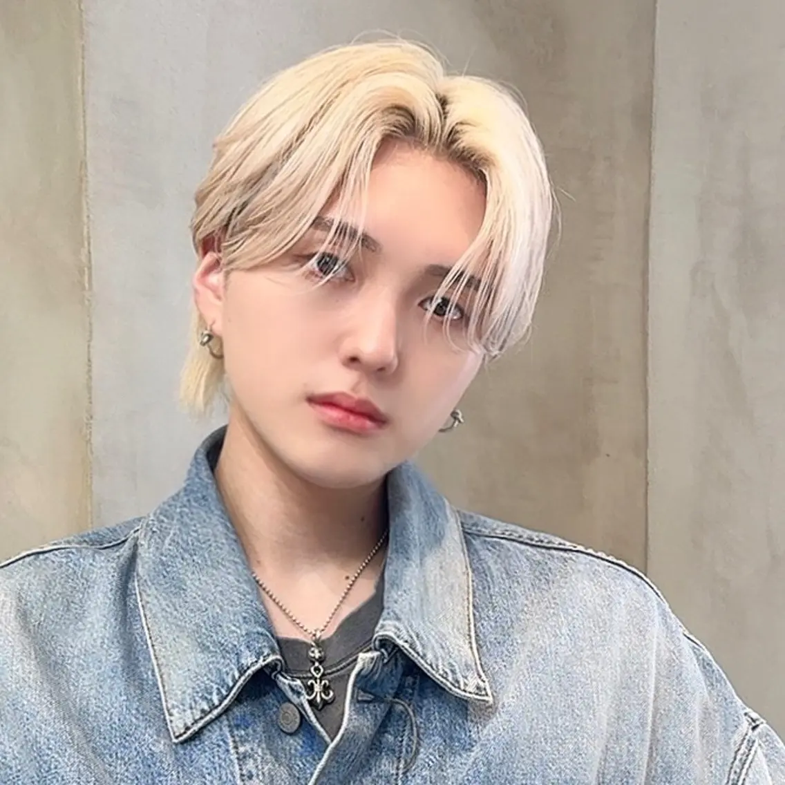 ミディアム カラー メンズ カット ヘアカラー 岡田大志🇰🇷 中/韓メンズヘアのヘアスタイル