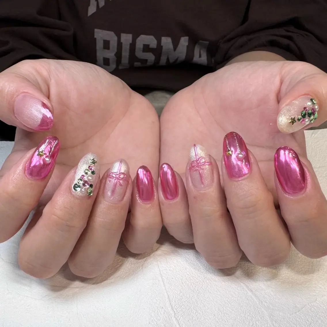 ネイル 冬ネイル クリスマス RIEKO🍒 ワンホン♡推しネイルのネイルデザイン