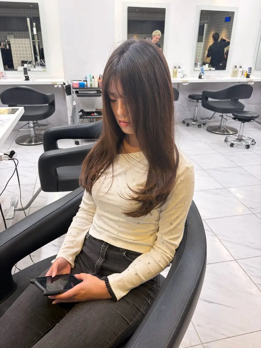 ロング カラー カット トリートメント ヘッドスパ ヘアセット 🥨縮毛矯正/髪質改 善/透明感カラー🥨のヘアスタイル