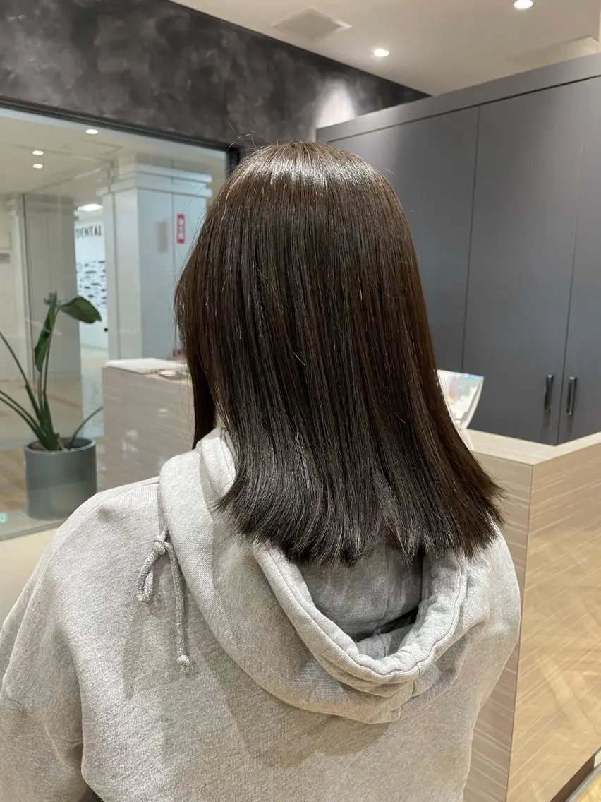 セミロング アッシュ ナチュラルカラー 児玉優香のヘアスタイル