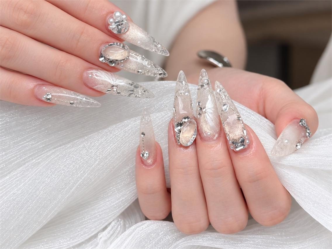 ネイル ロングネイル シルバー NAILS 168 大塚のネイルデザイン