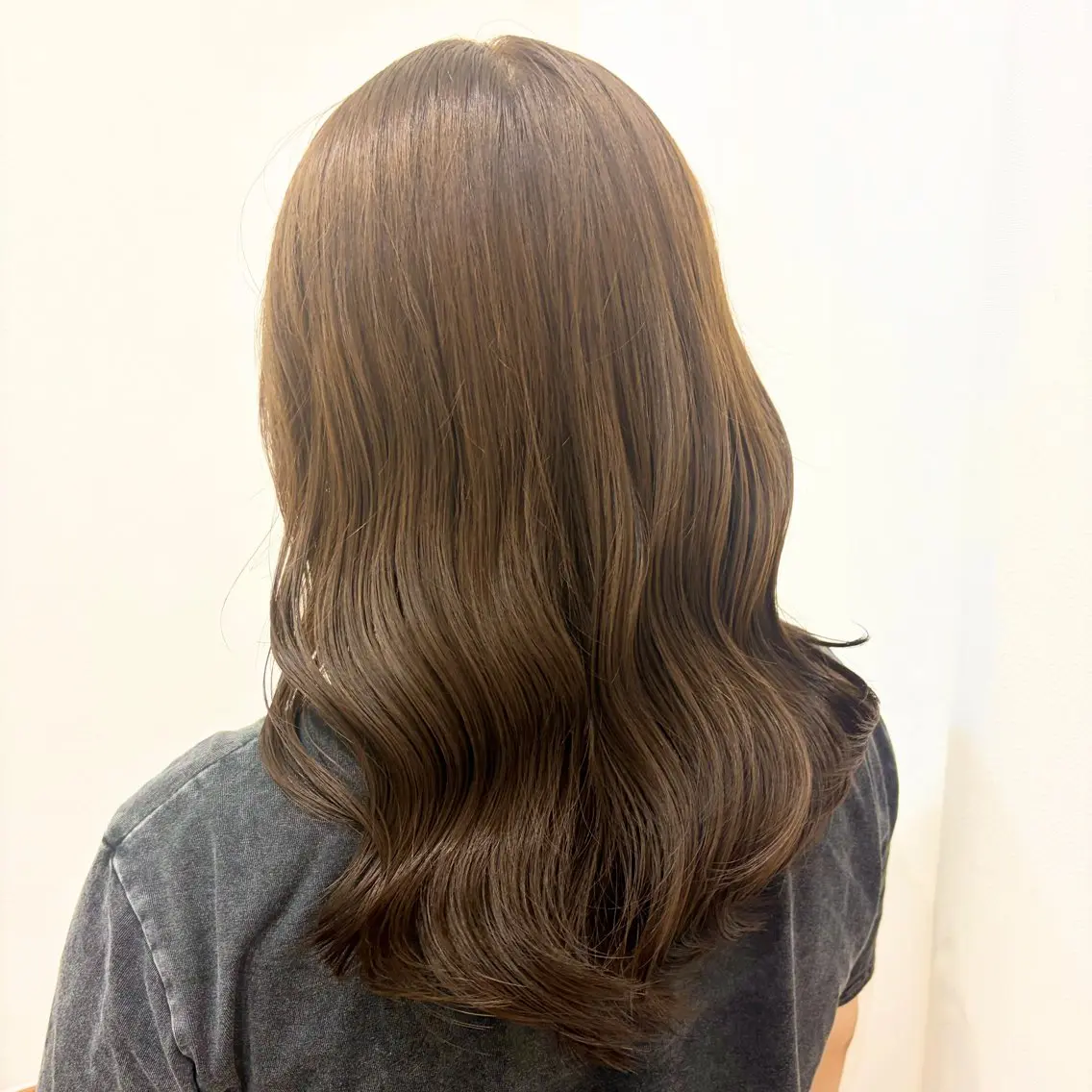 セミロング カラー ベージュカラー 顔周りカット レイヤーカット カット ヘアカラー トリートメント 🌼グレージュ 🌼渡辺歩🌼のヘアスタイル